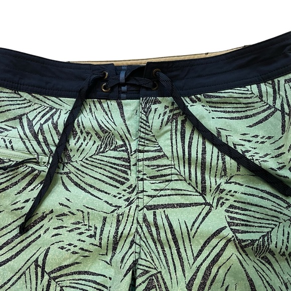 Patagonia Wavefarer Rain Fern Speckle Vjosa Green Boardshorts, Sz 30 - Picture 9 of 11